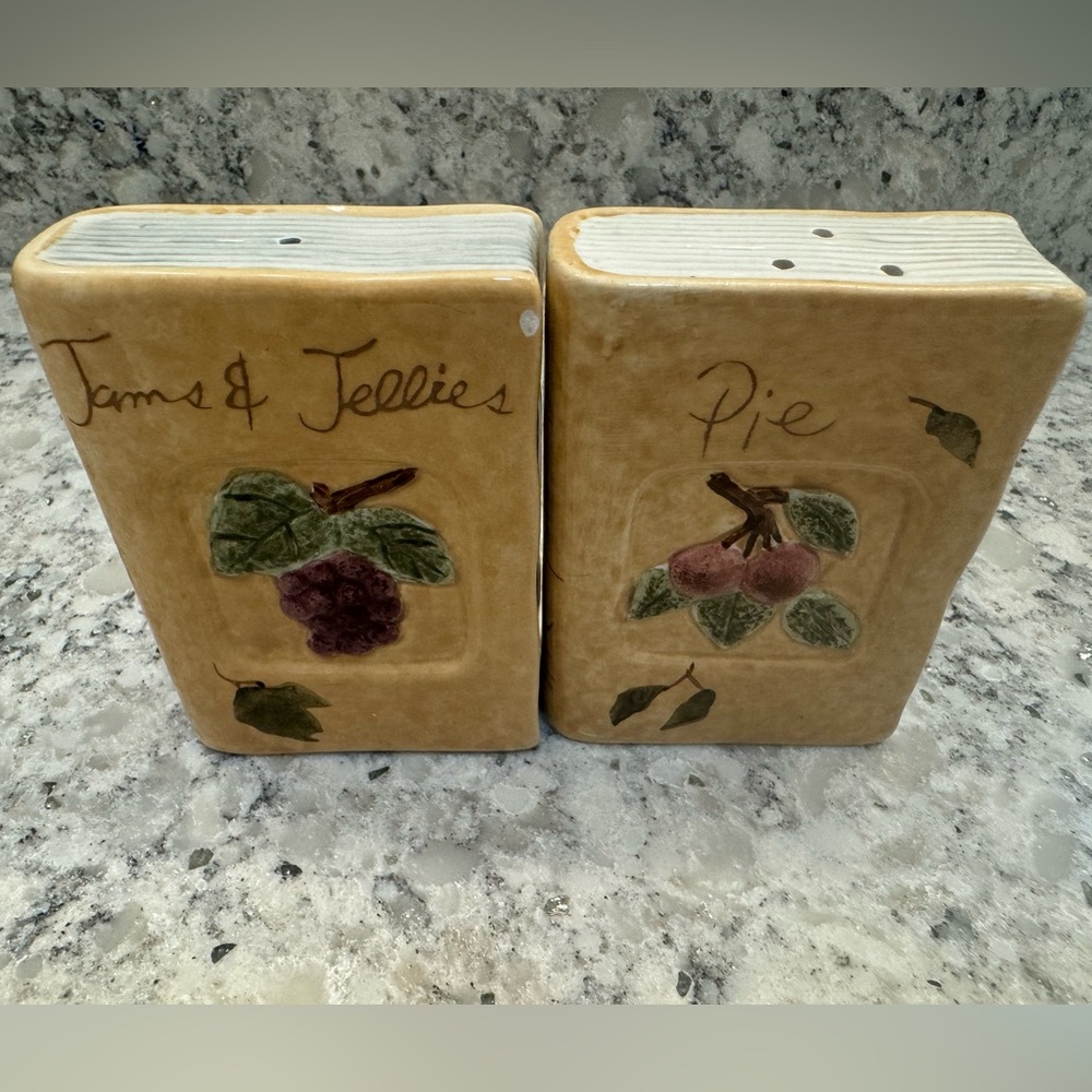 Vintage 2000’s Cheri Blum Salt Pepper Shakers 222 Fifth. Cortland. Collectible.